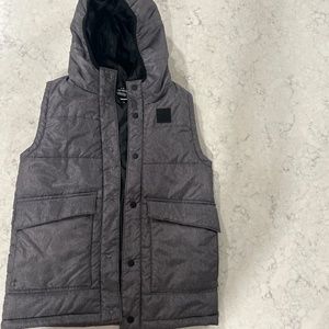 Boy grey UA vest